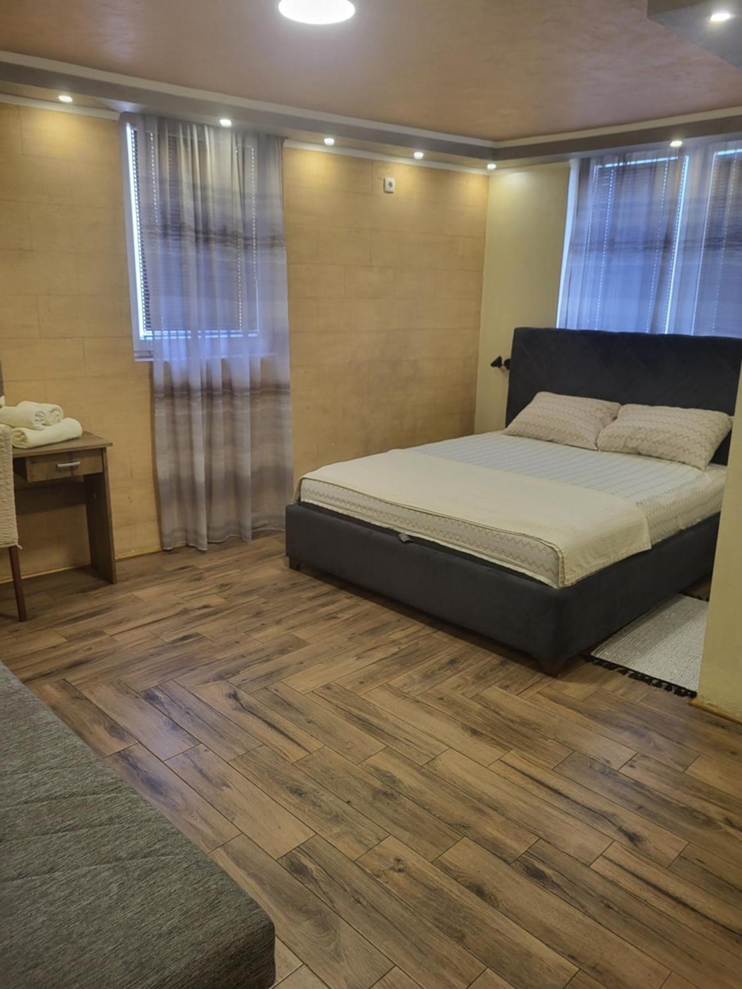 Prenociste Rooms Simke Subotica Exterior foto